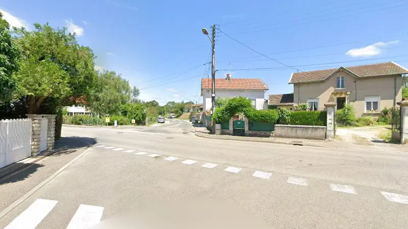 Vue de la rue devant CARROSSERIE VILLARS, Villars-les-Dombes