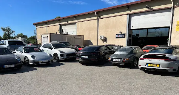 Photo publiée sur la fiche Google de Caruso et Fils Spécialistes PORSCHE, La Roquette-sur-Siagne