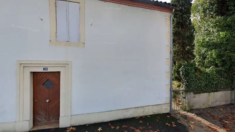 Vue de la rue devant M.3.B, Sainte-Livrade-sur-Lot
