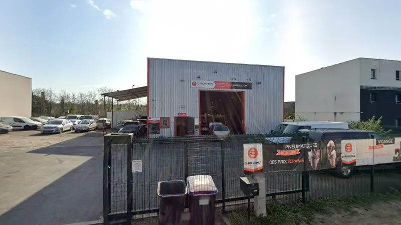Vue de la rue devant Garage A.L.C. 77, Villenoy
