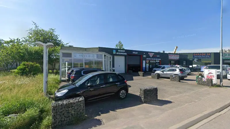 Vue de la rue devant AD Garage Expert AC GARAGE, Saint-Nicolas-de-Port