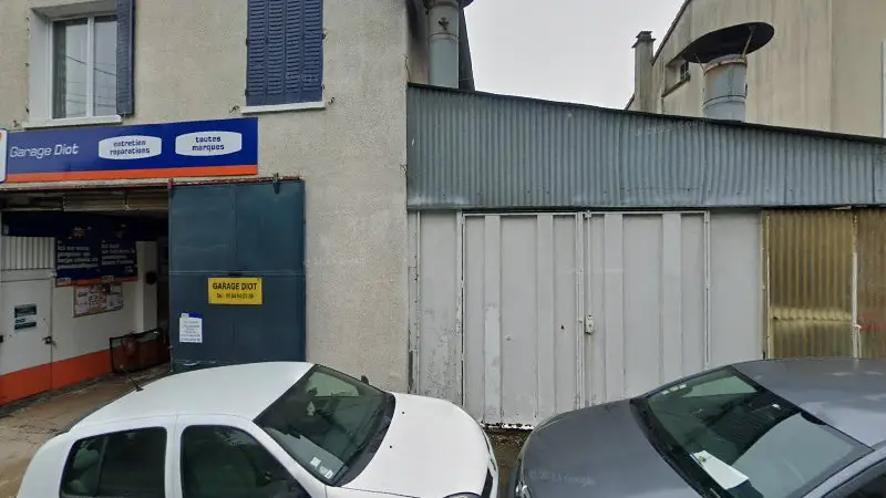 Vue de la rue devant Garage Diot - Jouy-sur-Morin - 1,2,3 AutoService, Jouy-sur-Morin