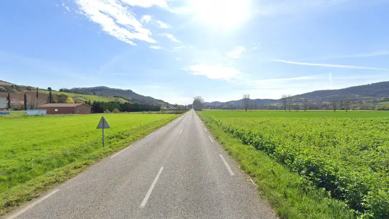 Vue de la rue devant El Hayem Nordine, Les Bordes-sur-Arize