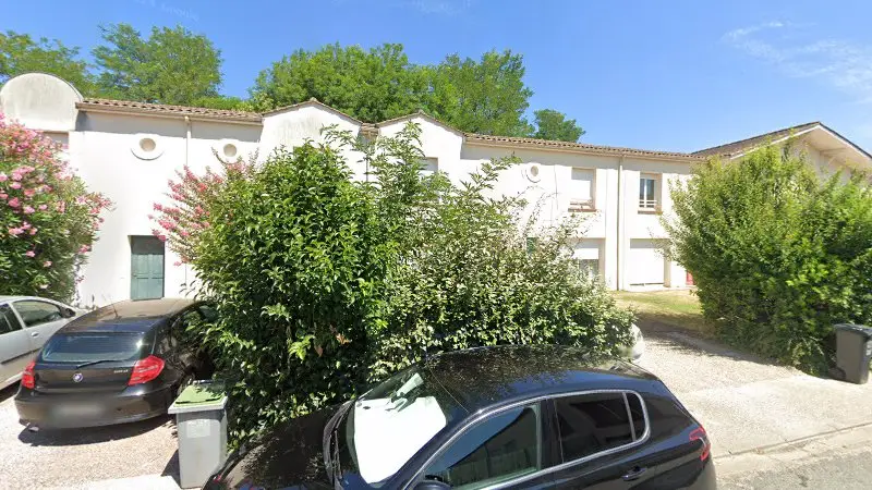 Vue de la rue devant Meca drive 47, Villeneuve-sur-Lot