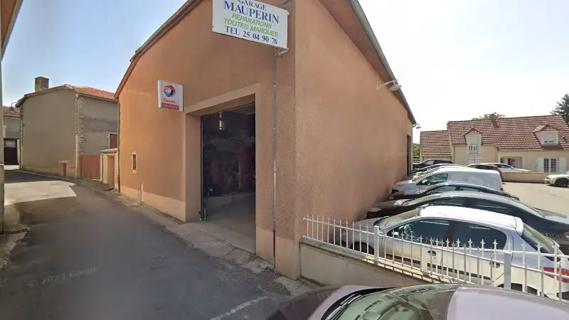 Vue de la rue devant Garage Vincent Mauperin, Sommevoire