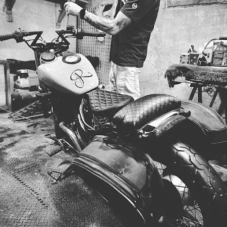 Photo publiée sur la fiche Google de vailles motors restauration, Saint-Laurent-des-Arbres