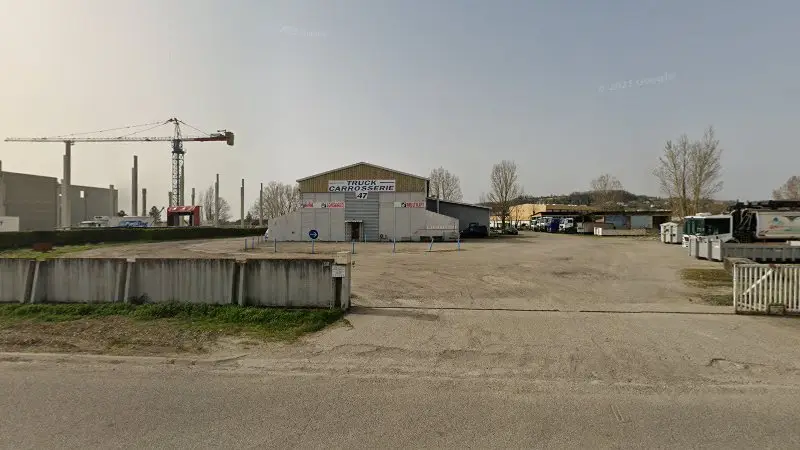 Vue de la rue devant Truck Carrosserie 47 - Groupe Hymso, Bon-Encontre