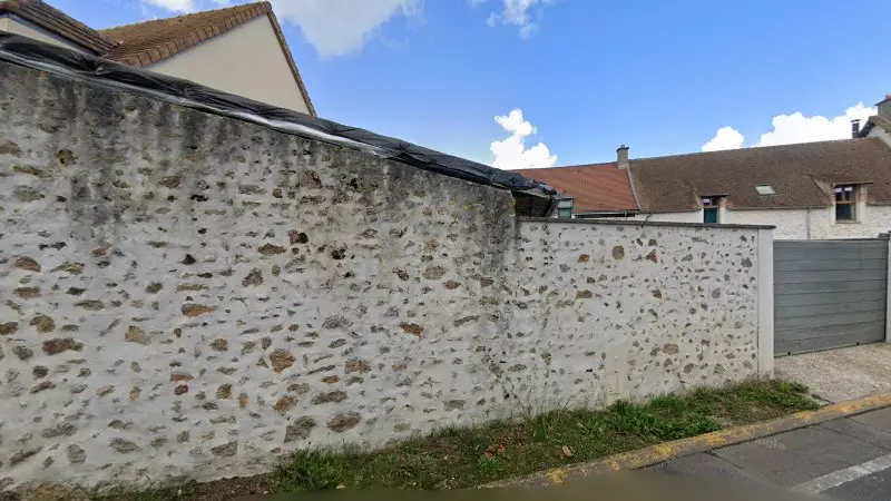 Vue de la rue devant Blockmotor - Conseil et préparations Motos, Saint-Maurice-Montcouronne