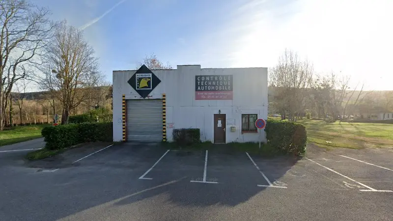 Vue de la rue devant Centre contrôle technique NORISKO (AUTO - MOTO), Les Bordes-sur-Arize