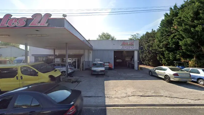 Vue de la rue devant Sas Garage ROSSI, Auzat-la-Combelle