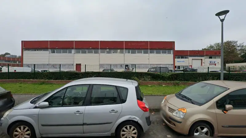 Vue de la rue devant Mon Garage - Mon Carrossier, Noisy-le-Grand