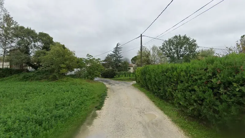 Vue de la rue devant S&S Epaviste, Saint-Christol-lez-Alès