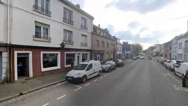 Vue de la rue devant Renault GARAGE SAINT CHRISTOPHE, Lanester
