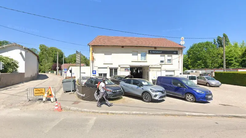 Vue de la rue devant Garage DETRAYE, Rosières-aux-Salines
