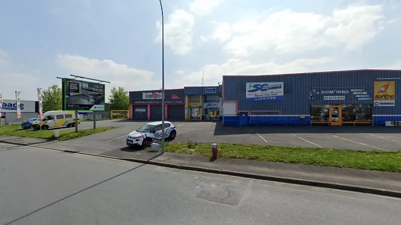 Vue de la rue devant AXIAL - ARDENNES CARROSSERIE CHARLEVILLE- MÉZIÈRES, Charleville-Mézières