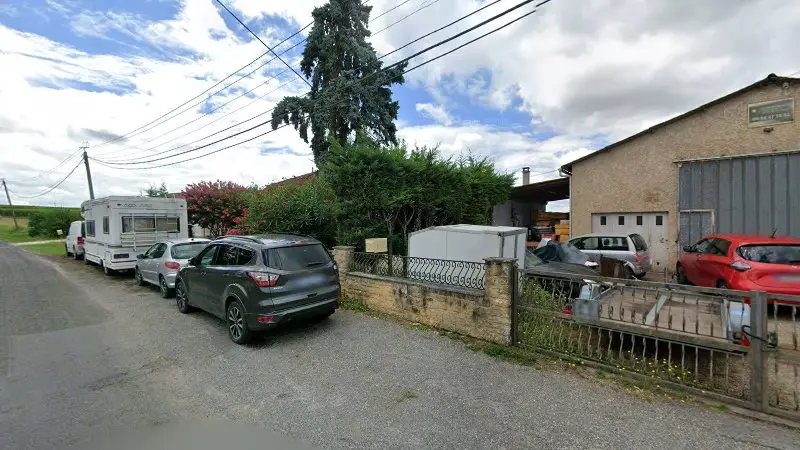 Vue de la rue devant GARAGE PEREIRA 33, Gensac