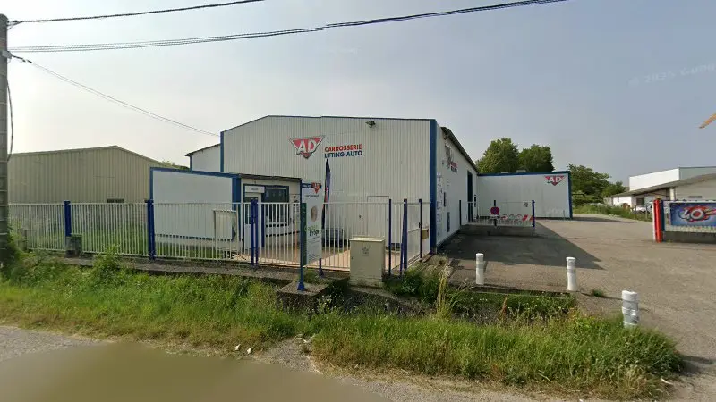 Vue de la rue devant AD Carrosserie LIFTING AUTO, Montélimar