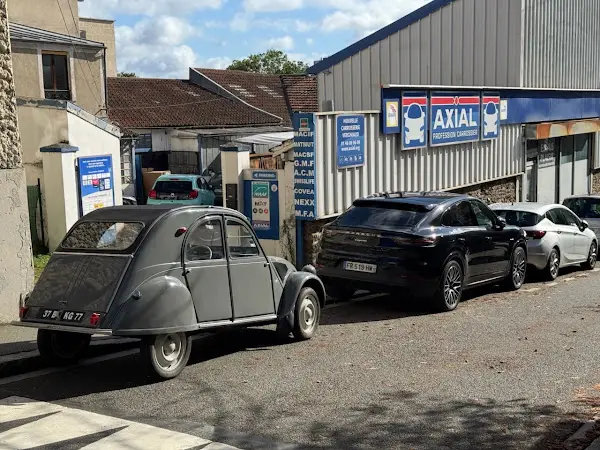 Photo publiée sur la fiche Google de AXIAL - NOUVELLE CARROSSERIE VERGNIAUD, Meudon