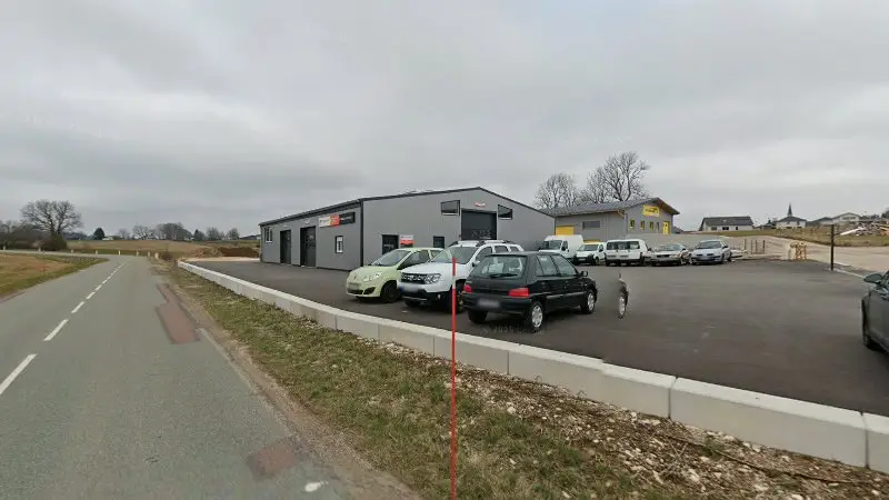 Vue de la rue devant Garage LUD'AUTO Eurorepar Car Service, Les Écorces