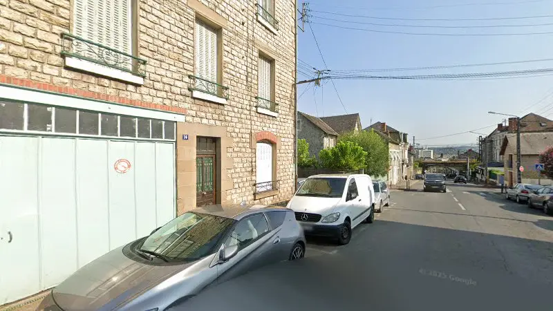 Vue de la rue devant Carrosserie du Causse, Brive-la-Gaillarde