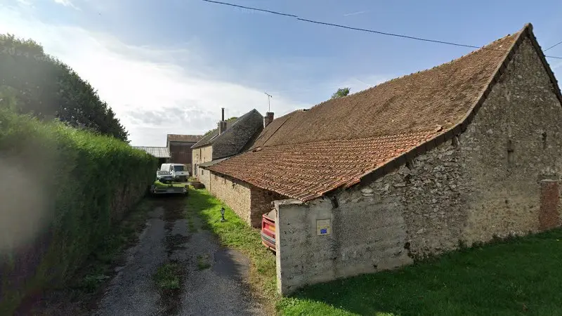 Vue de la rue devant Jezierski Robert, Les Essarts-lès-Sézanne