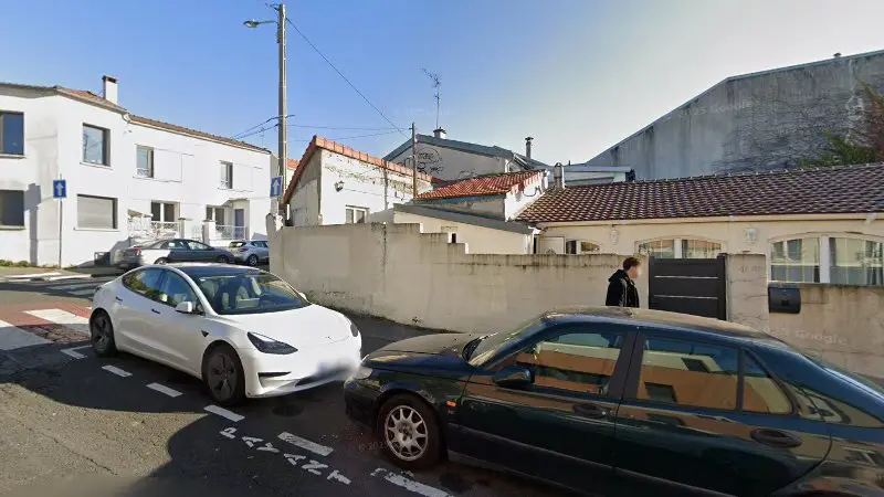 Vue de la rue devant MS Épave | DÉPANNAGE/REMORQUAGE & ENLÈVEMENT D'ÉPAVES ILE DE FRANCE (Épaviste Agréé VHU), Montreuil