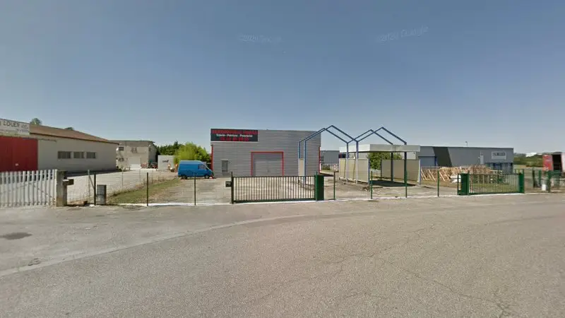 Vue de la rue devant Carrosserie Gomes, Le Passage