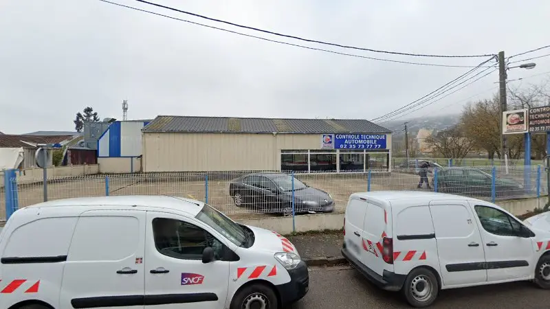 Vue de la rue devant Analyse Auto Bilan Sottevillais SARL, Sotteville-lès-Rouen