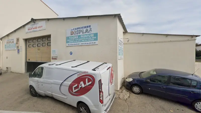 Vue de la rue devant Carrosserie Desplas, Nîmes