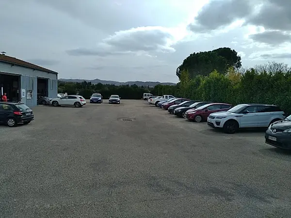 Photo publiée sur la fiche Google de B.M Carrosserie, Laudun-l'Ardoise