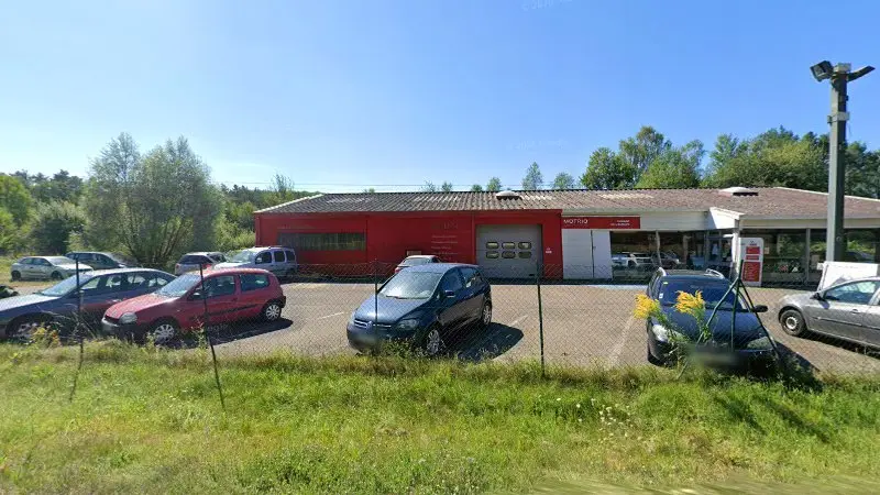Vue de la rue devant France Pare-Brise - Chez Motrio Garage, Bitche