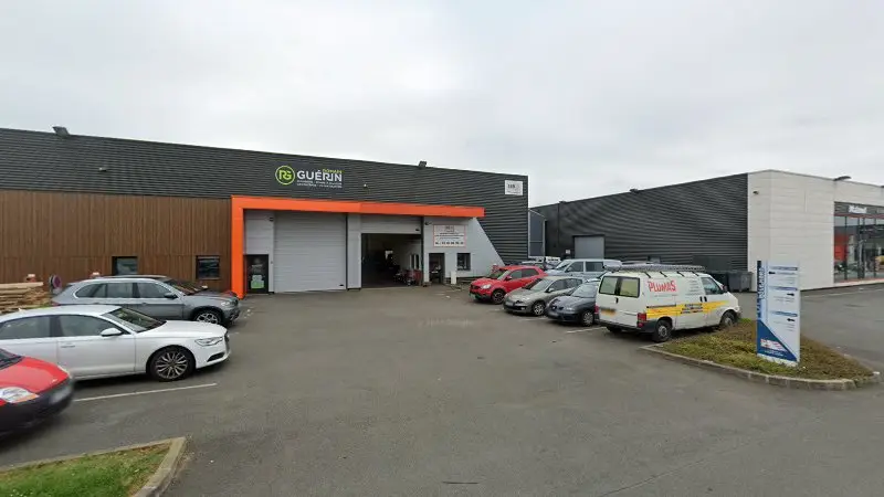 Vue de la rue devant Garage EDISON - 1,2,3 AutoService, Le Mans
