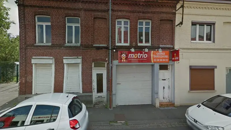 Vue de la rue devant Euro Repar Car Service, Lille