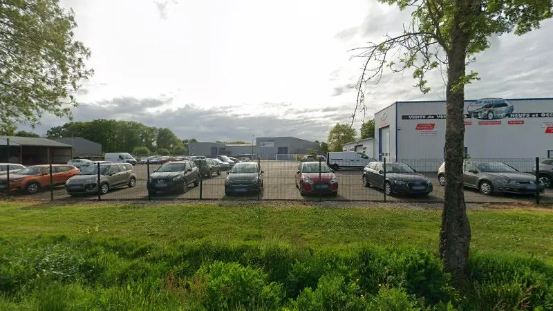Vue de la rue devant USINAGE Nicolleau, Saint-Martin-des-Noyers