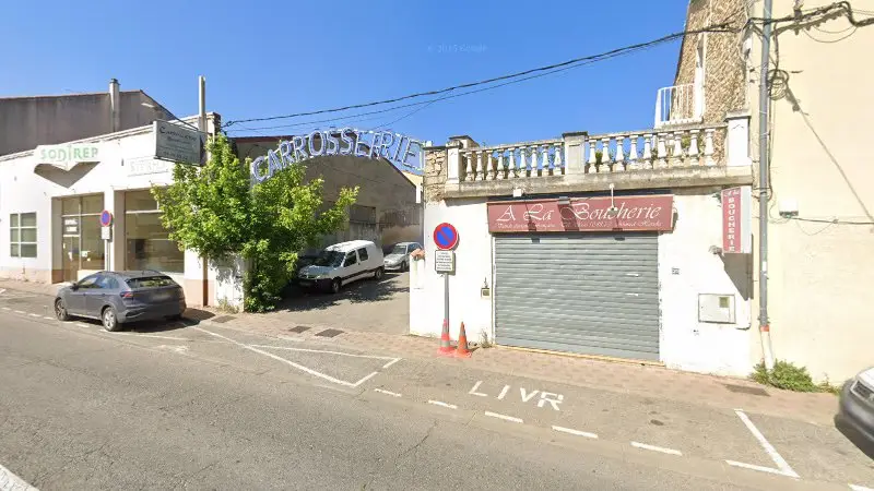 Vue de la rue devant CARROSSERIE BAGNOLAISE, Bagnols-sur-Cèze