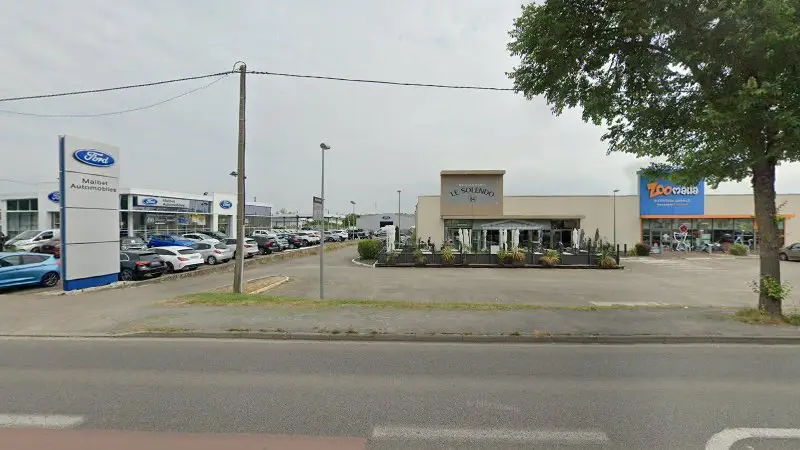 Vue de la rue devant MALBET AUTO SERVICE - Ford, Marmande