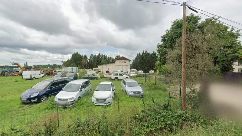 Vue de la rue devant Fargue Michel, Le Temple-sur-Lot