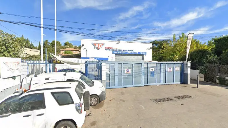 Vue de la rue devant Ad Garage Expert Auto Services Des Martegaux, Marseille