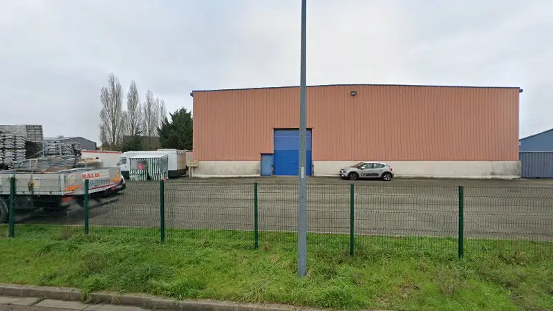 Vue de la rue devant Italia Classic, Les Alluets-le-Roi