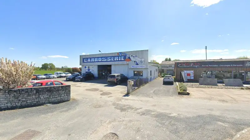 Vue de la rue devant Carrosserie Périgourdine - SARL ALSEB, Creysse