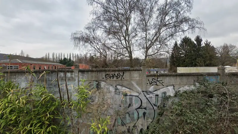 Vue de la rue devant Fédéral Mogul Aftermarket France, Gif-sur-Yvette