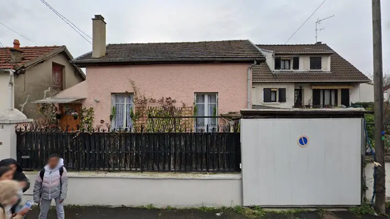 Vue de la rue devant L'Allemand Auto, Fort-de-France
