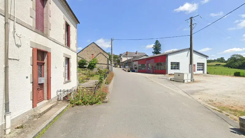 Vue de la rue devant Sarl Garage Parry Riotte - Citroën, Mainsat