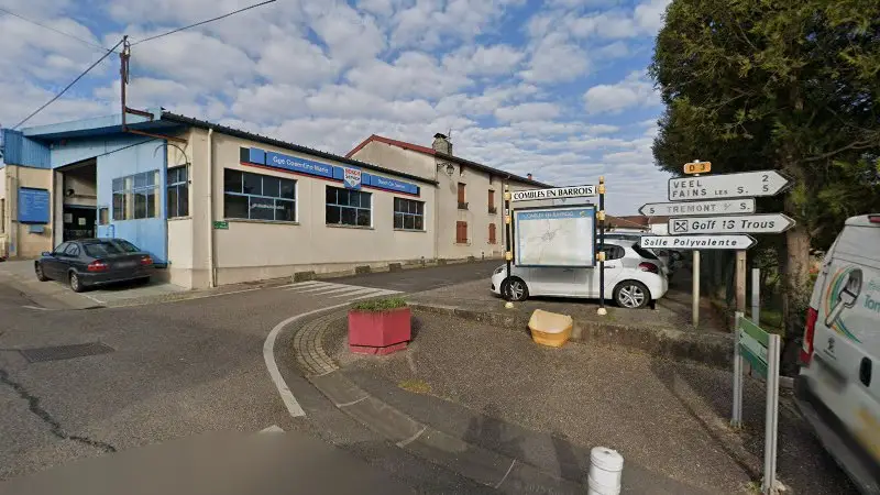 Vue de la rue devant Garage Cosentino Mario - Bosch Car Service, Combles-en-Barrois
