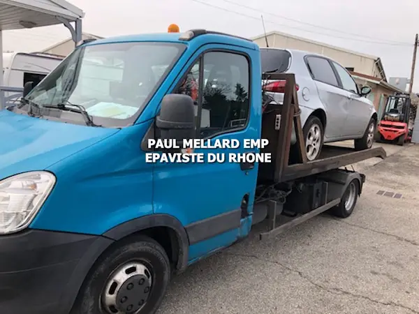 Photo publiée sur la fiche Google de EPM Epaviste Ferrailleur - Enlèvement d’Épaves sur Lyon et le 69, Oullins-Pierre-Bénite