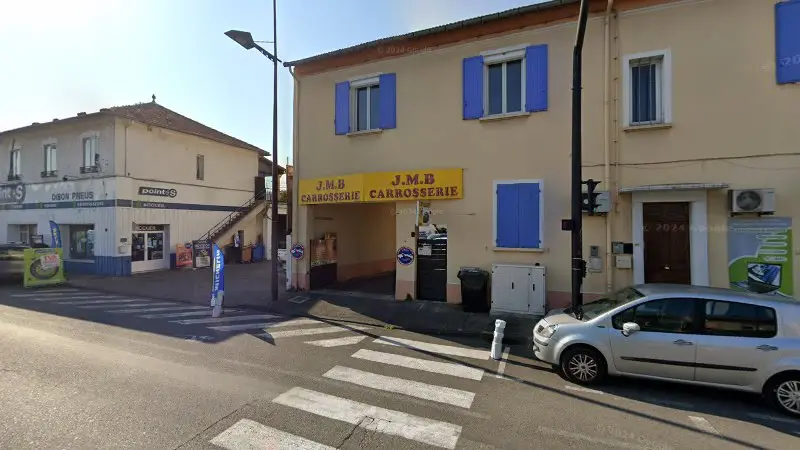 Vue de la rue devant Carrosserie Jmb, Le Pontet