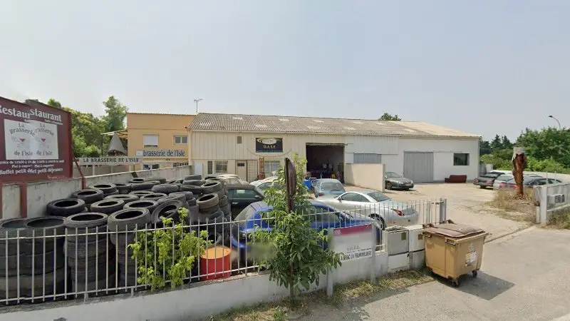 Vue de la rue devant Garage Auto Self Entretien - G.a.s.e, L'Isle-sur-la-Sorgue