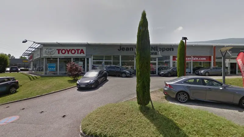 Vue de la rue devant RÉPARATEUR AGRÉÉ LEXUS - JEAN LAIN NIPPON - Lexus, Chambéry