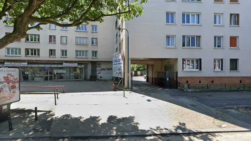 Vue de la rue devant Mb moto, Les Pavillons-sous-Bois
