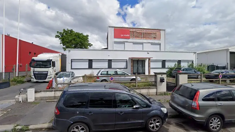 Vue de la rue devant Carrosserie Acd, Villeneuve-la-Garenne